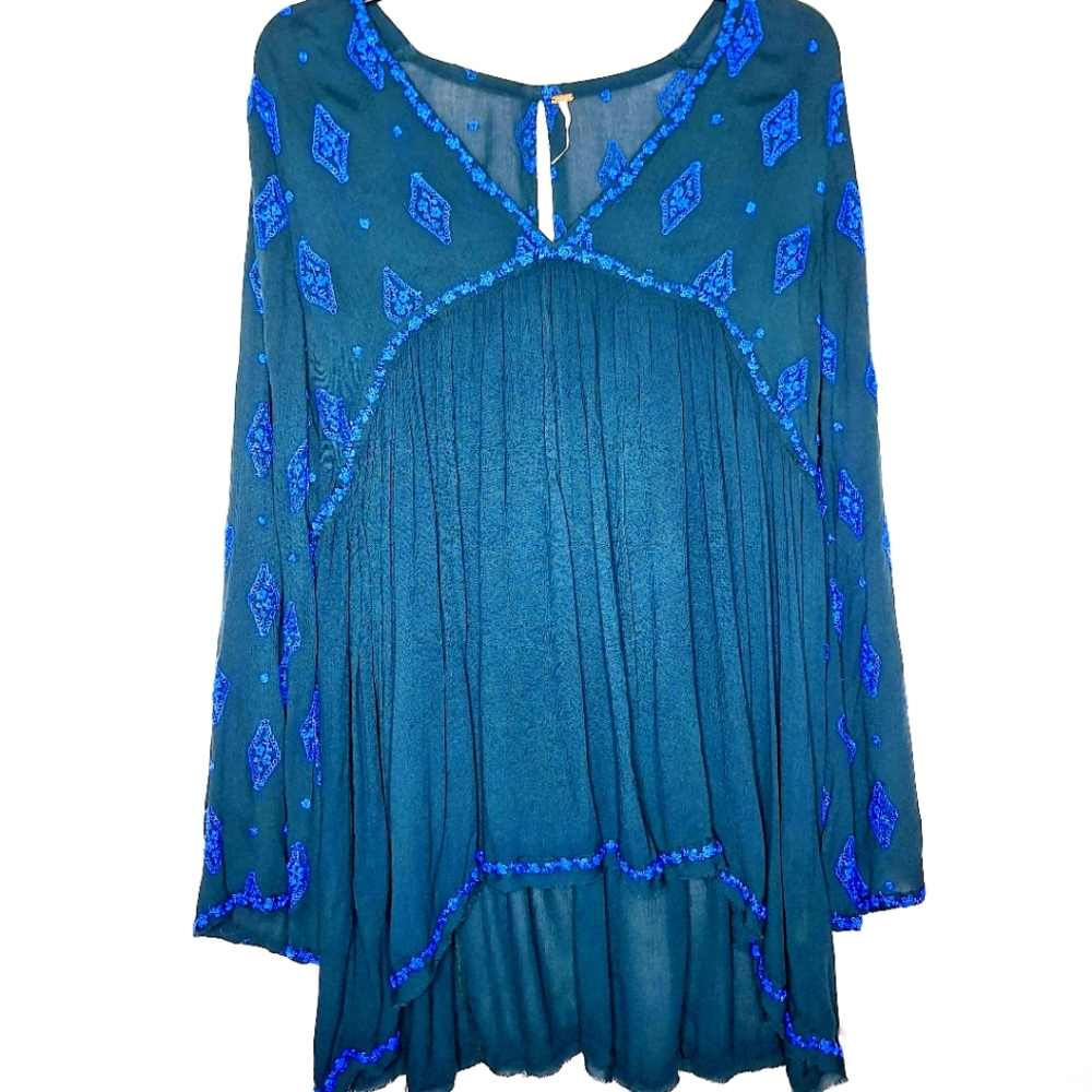 Free People brand "The Stylish Bohemian" high-low tunic size large.